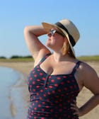 Fashion Blogger Fights Trolls With Cake