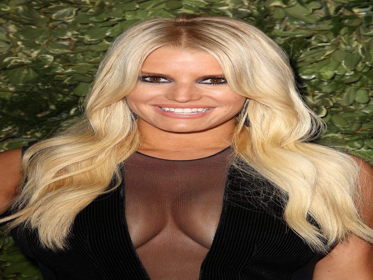 Jessica Simpson's Daughter Wore A Bikini & Mommy-Shamers Can't Deal