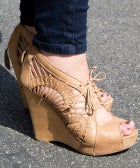 10 Shoe-Stalking Snaps Straight From The Streets Of L.A.