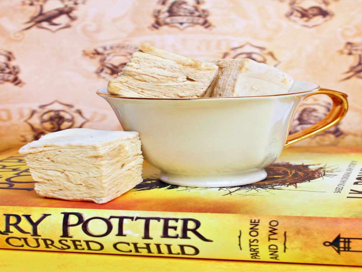 Butterbeer Marshmallows Exist & They're The Most Magical Fall Sweet Treats