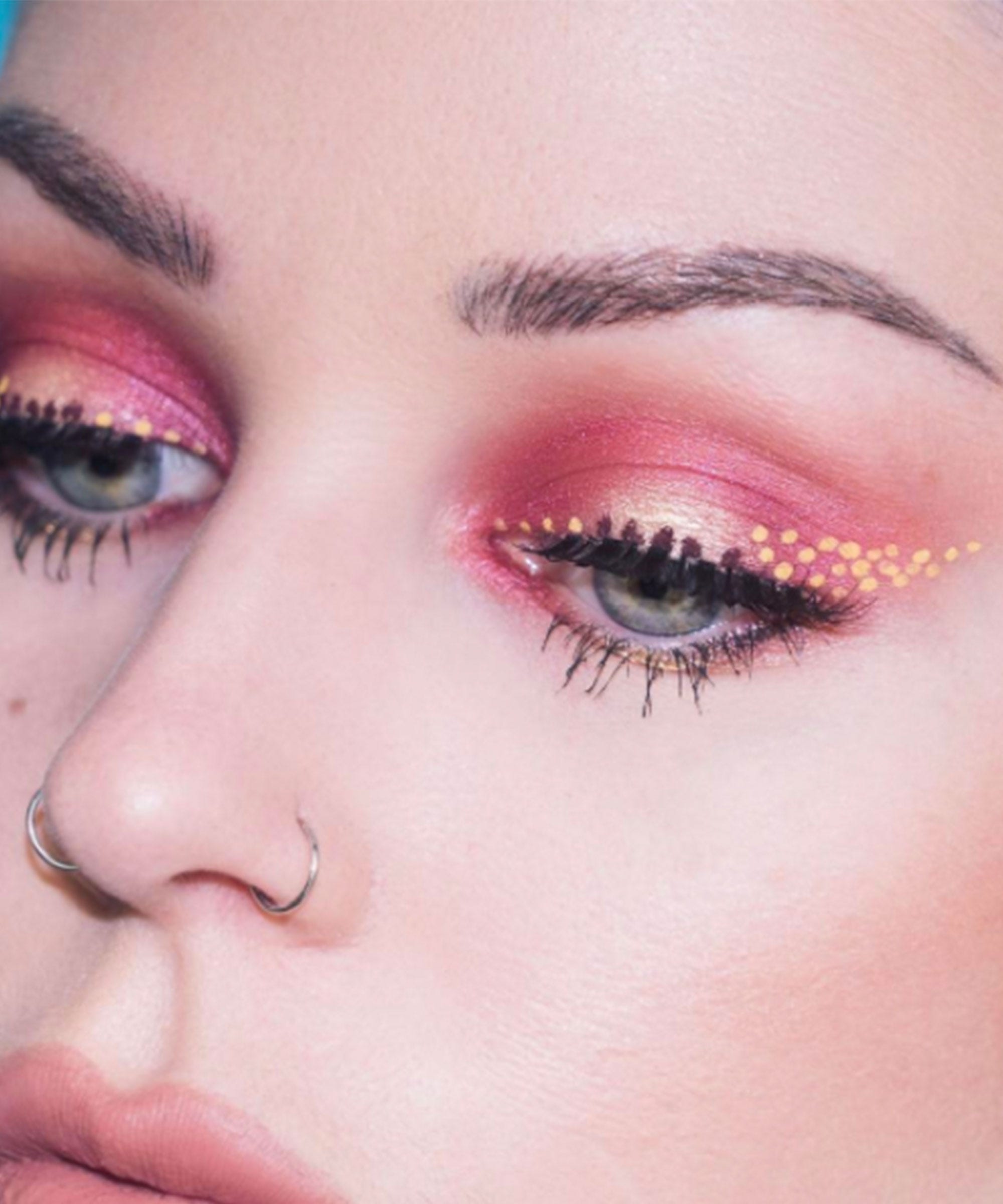 Dot Makeup Trend Instagram Best Products Inspiration