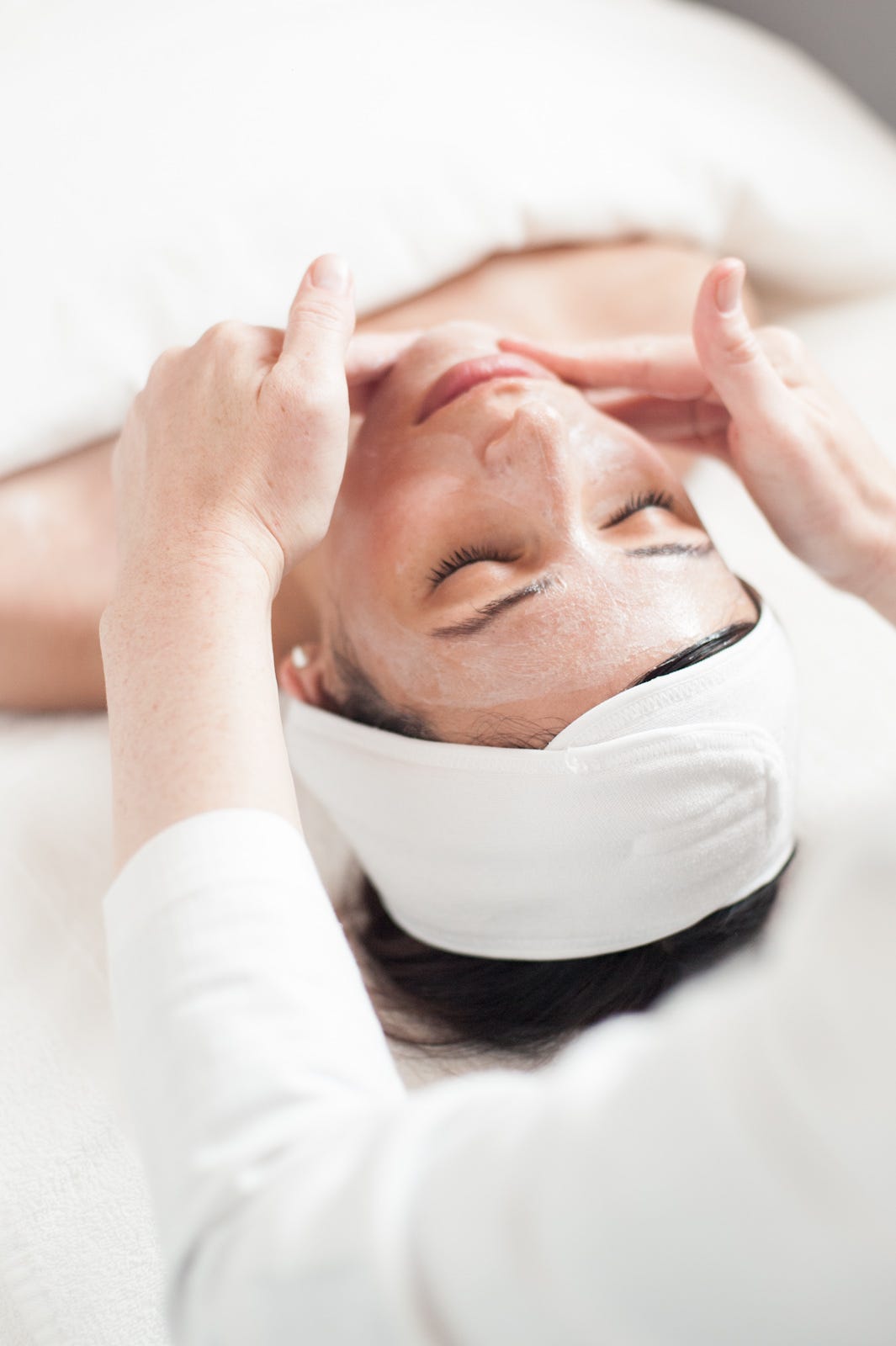 LiquidGold Facial Bar Refaeli