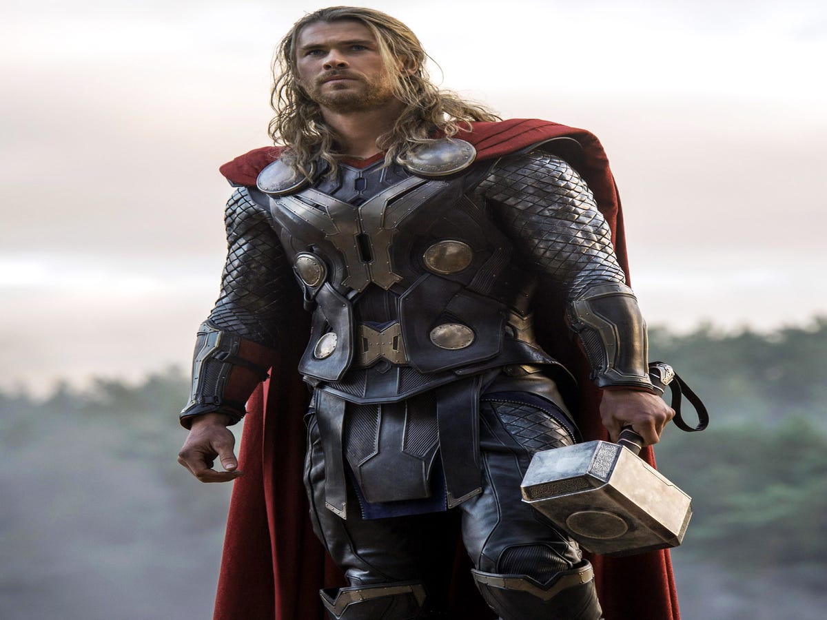 Fans Don't Know What To Do With Thor's New Short Hair, Don't Care L...