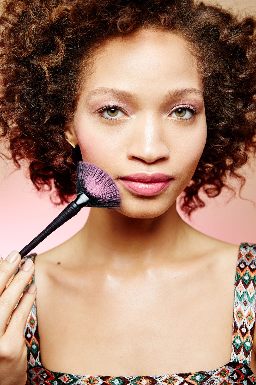 How To Use Fan Makeup Brush