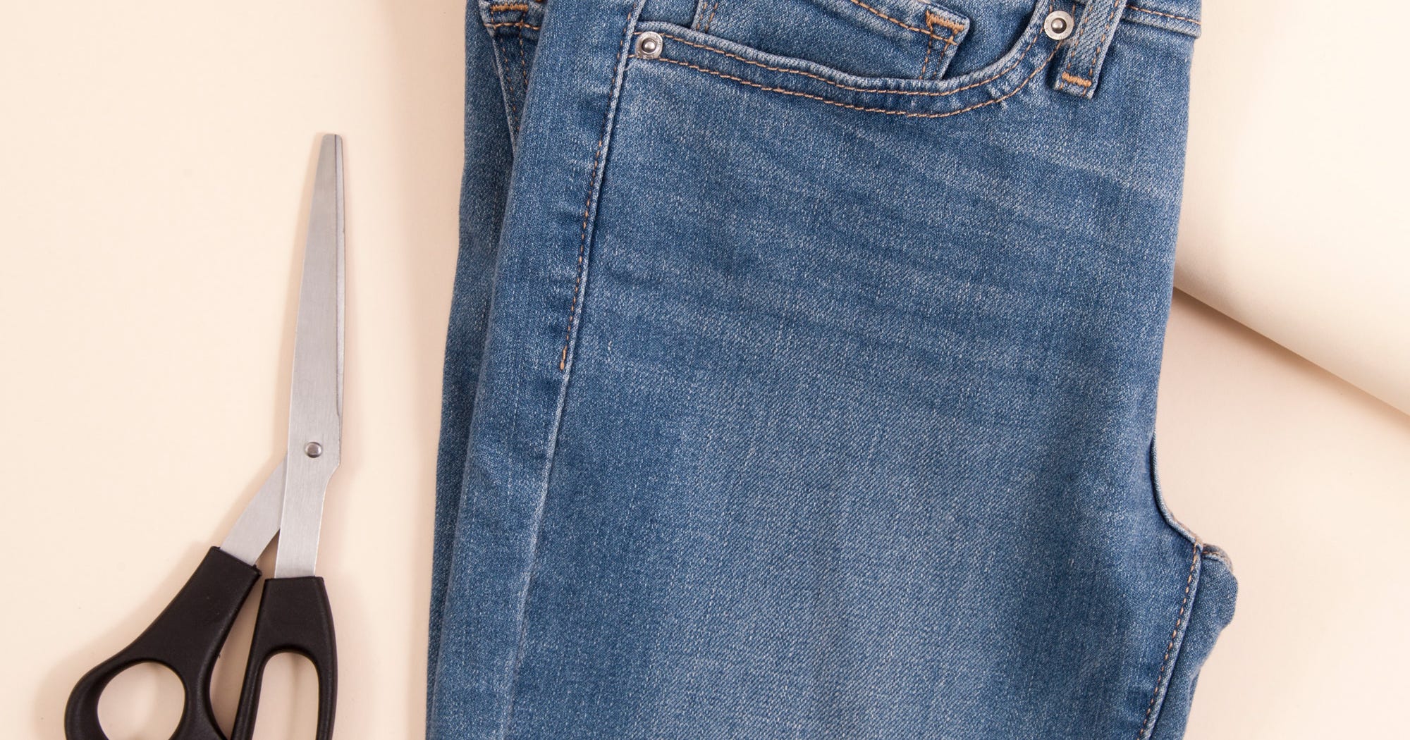 Skinny Jeans Style Tips DIY Tutorial Cutout, Fringe Hem