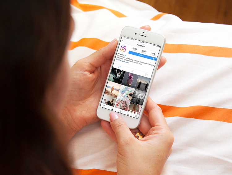 Instagram Stories Selfie Sticker, Pinning, Geostickers