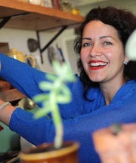 beatrice-valenzuela-280
