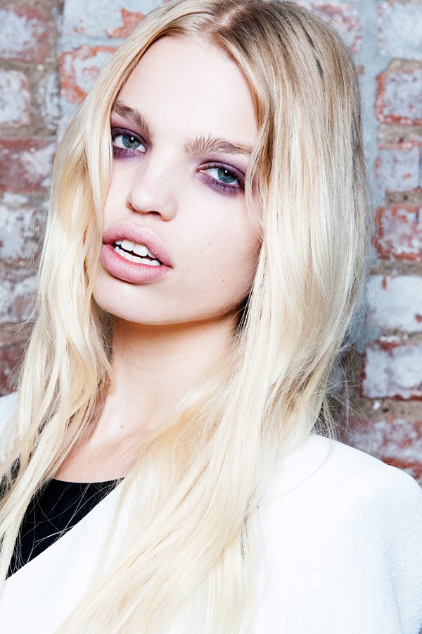 Sultry Summer Glowing Makeup Looks