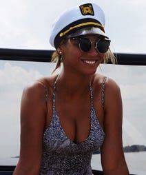 beyonceswim-460x552
