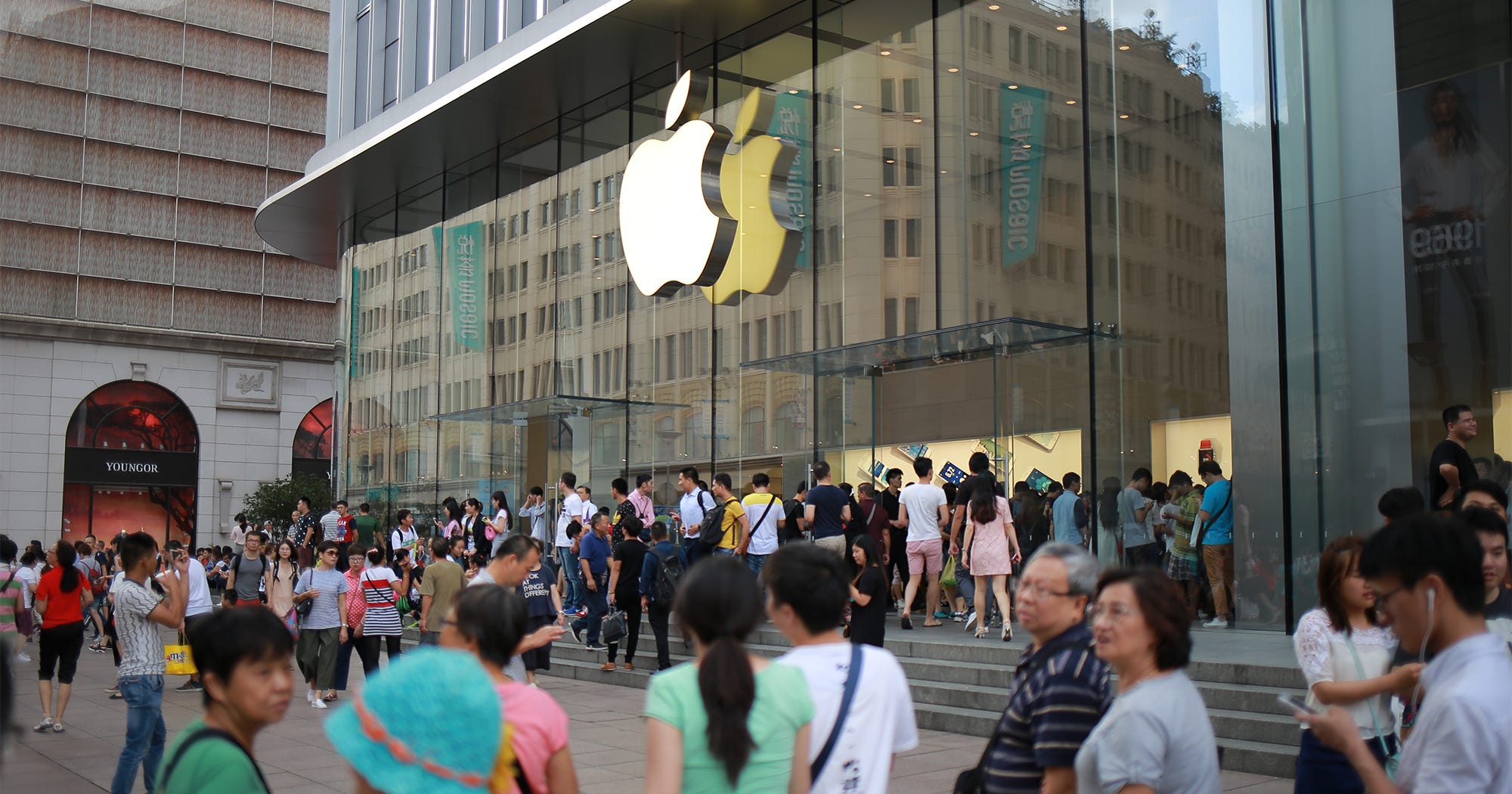 How To Make Sure You Get Your Hands On The New iPhone ASAP