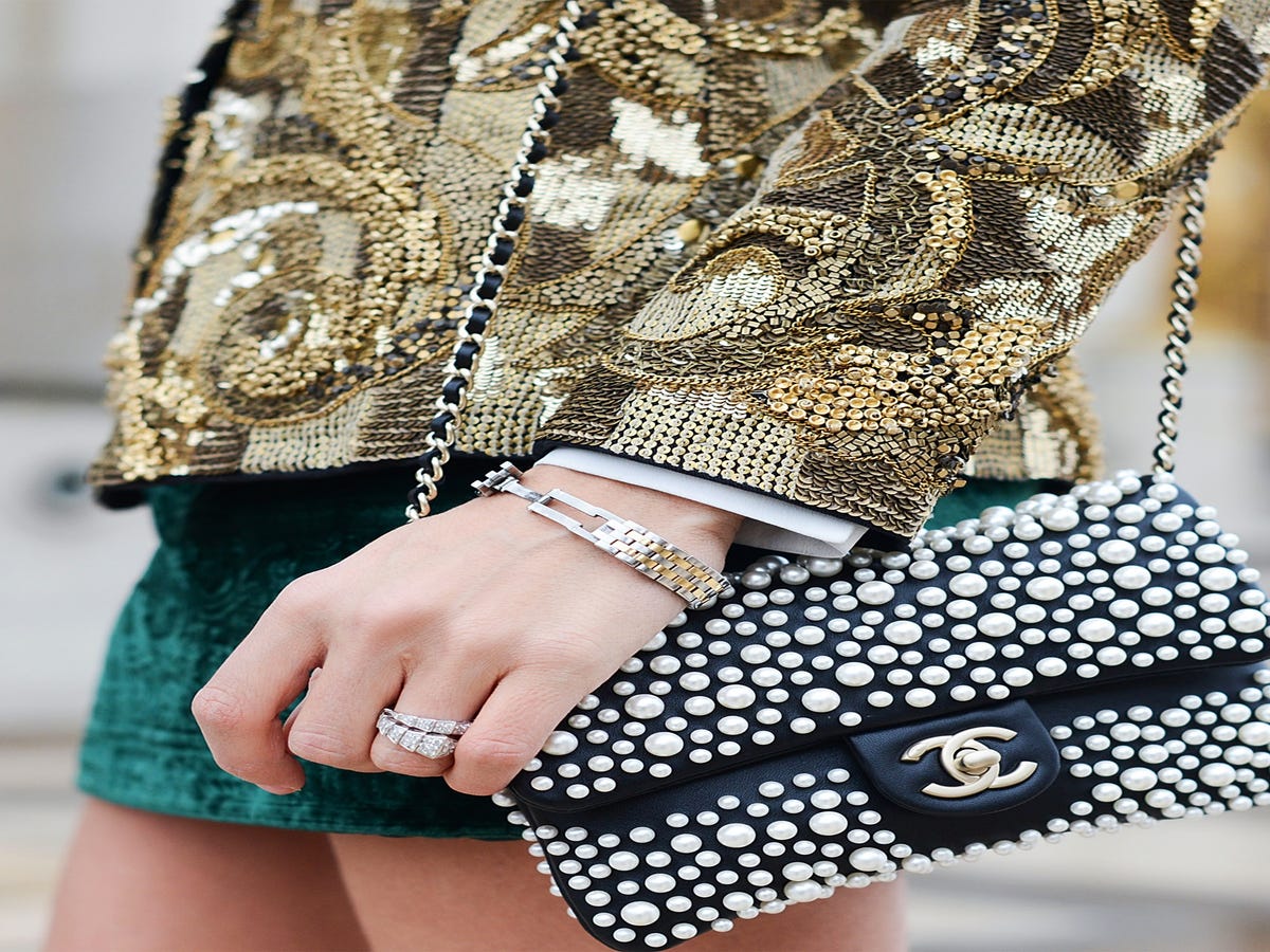 The Sparkliest, Chicest -- & Least Cheesy -- New Year's Eve Manicures