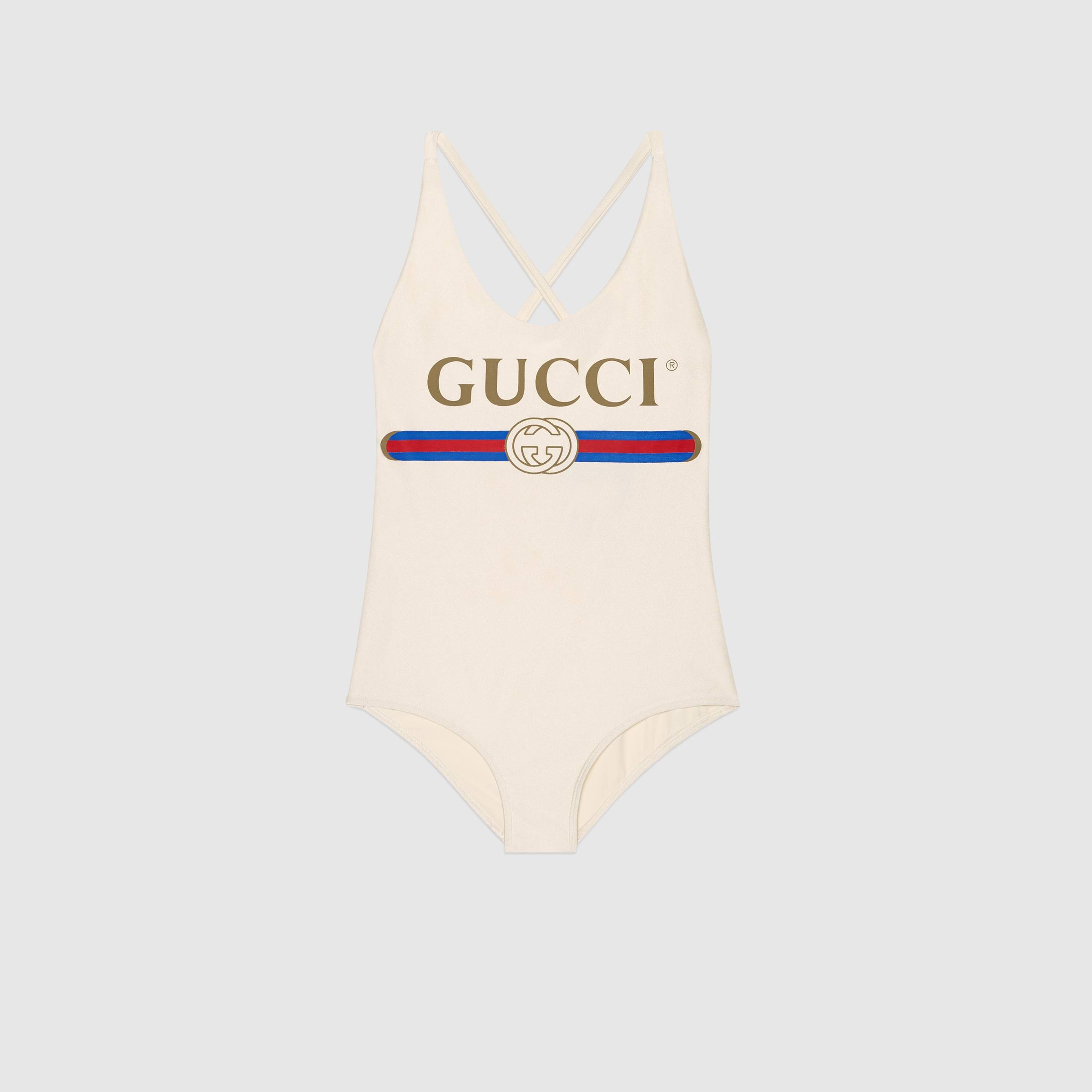 The 10 Fashion Brands & Pieces Everyone Is Buying Right Now The 10 Fashion Brands & Pieces Everyone Is Buying Right Now