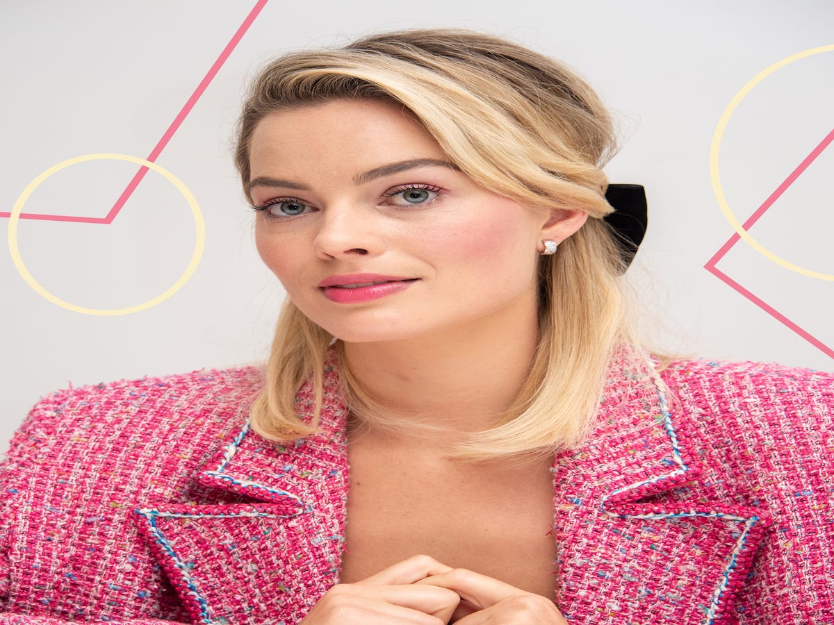 7 Hairstyles That Make Growing Out A Bob Easy