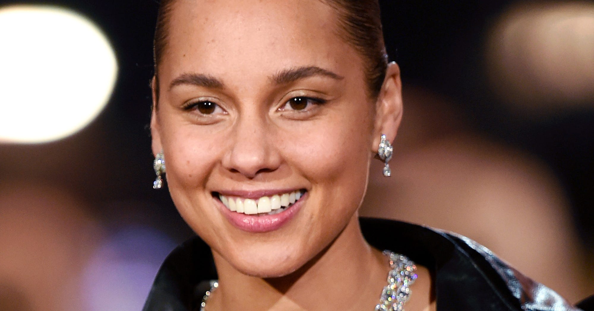Alicia Keys Wore Full-Coverage Foundation At The Grammys — & It's Only $15