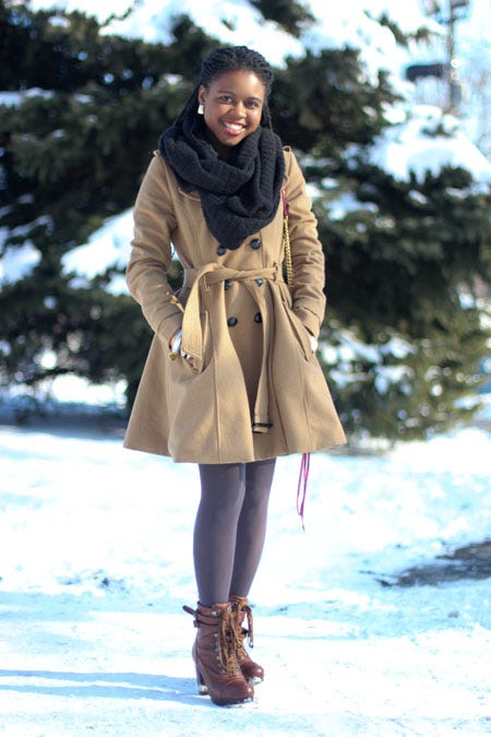 Chicago Winter Fashion Street In Aramide Is A Style Blogger And Wardrobe Stylist In Chicago Her Boots Coat Are Perfect Example Of How To Bring Sweet Femininity Your Winter
