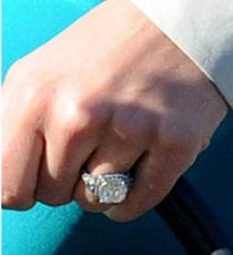 Jessica-Biel-Engagement-Ring-Pictures