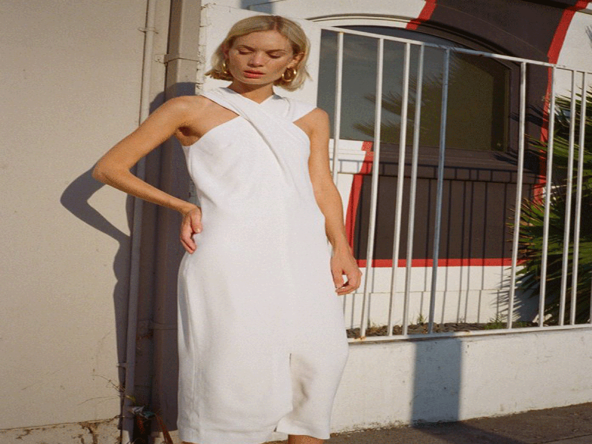 18 Stunning Wedding Dresses For The Beach-Bound Bride