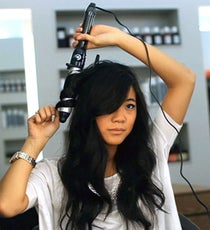 how-to-curl-hair-with-curling-iron
