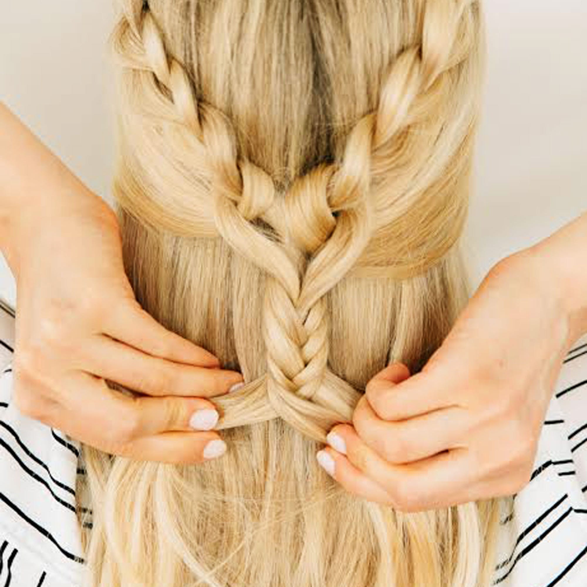 Amber Fillerup Clark Hair Extensions - Barefoot Blonde