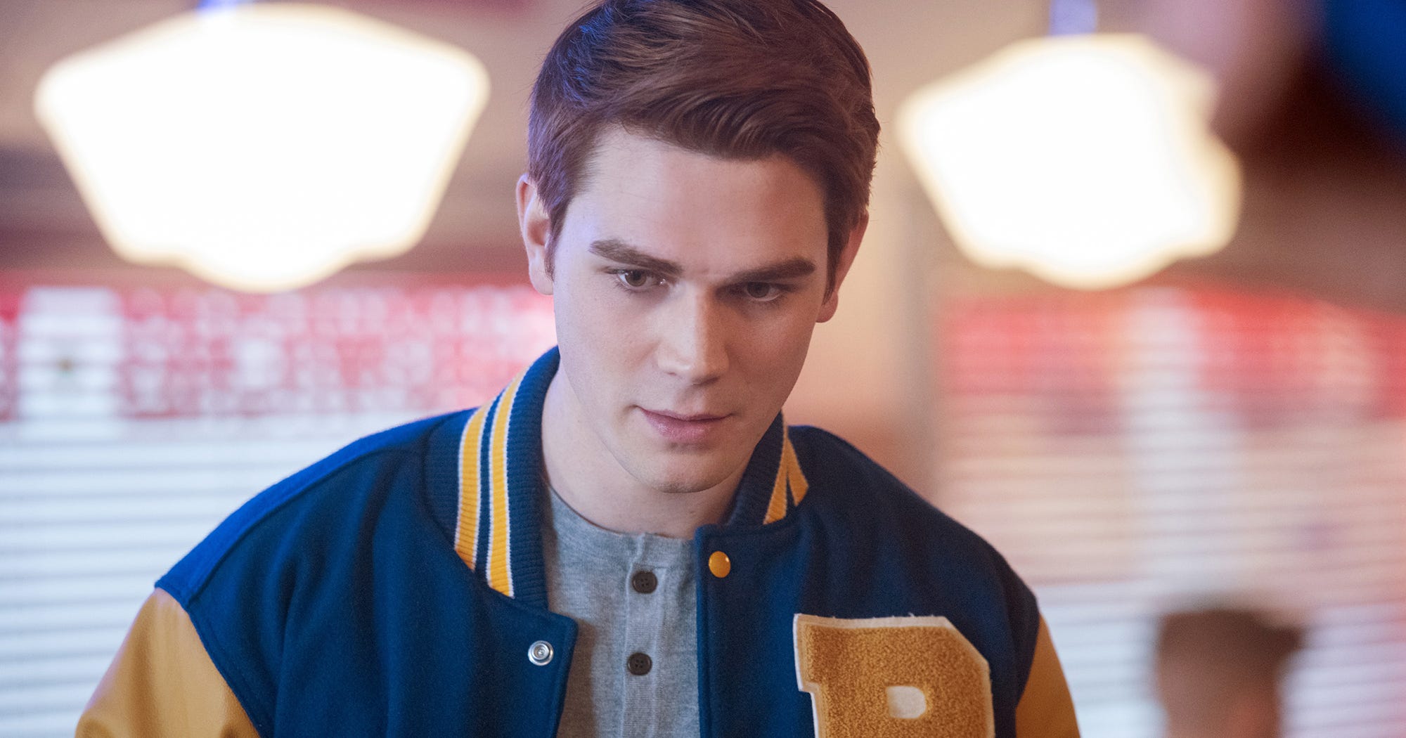 Riverdale Season 2 Spoilers, Archie Goes Dark, Buys Gun