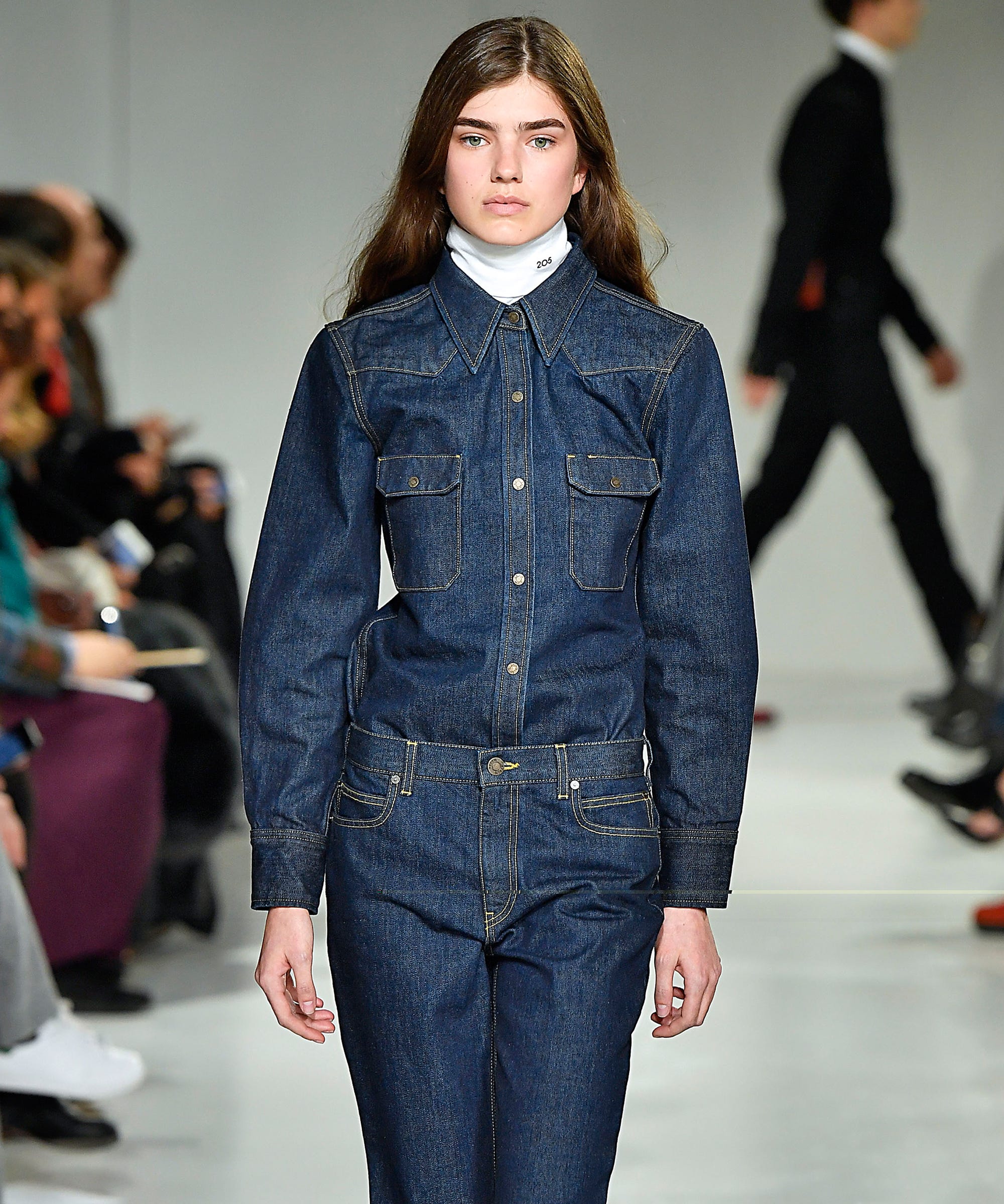 VAQUERA OVERSIZED RUNWAY STAR（Fashion Week Clothing Trends How To 
