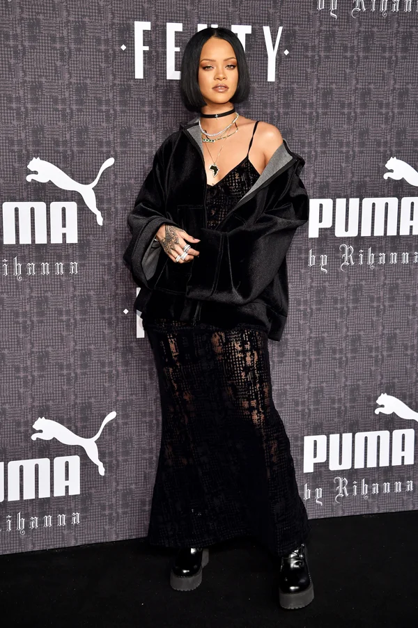 Rihanna Lookbook Street Style Pictures