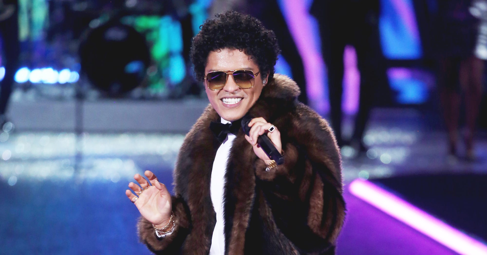 Bruno Mars Dancing Video Childhood Photos