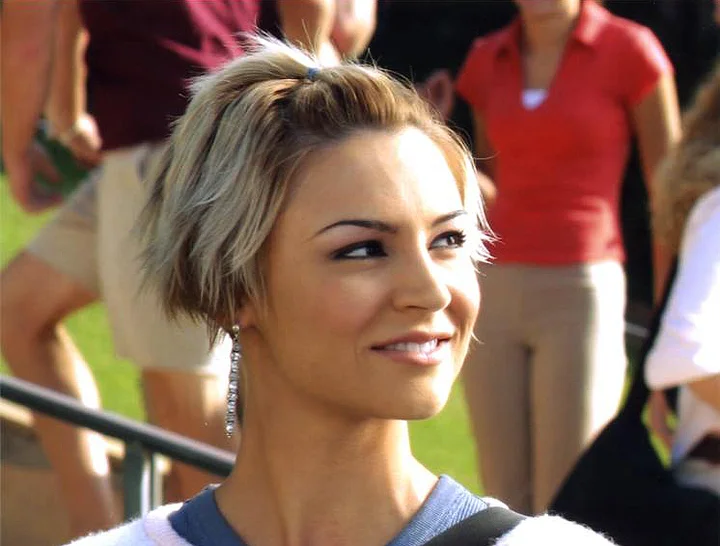 Anna From The OC - Beauty Icon