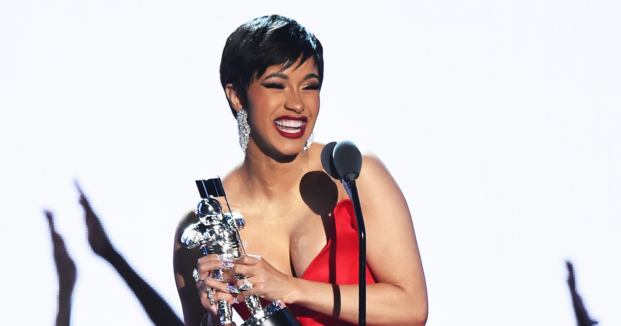 cardi b vmas acceptance speech cardi b empowering vmas speech goes out to working moms cardi b vmas acceptance speech cardi b empowering vmas speech goes out to working moms