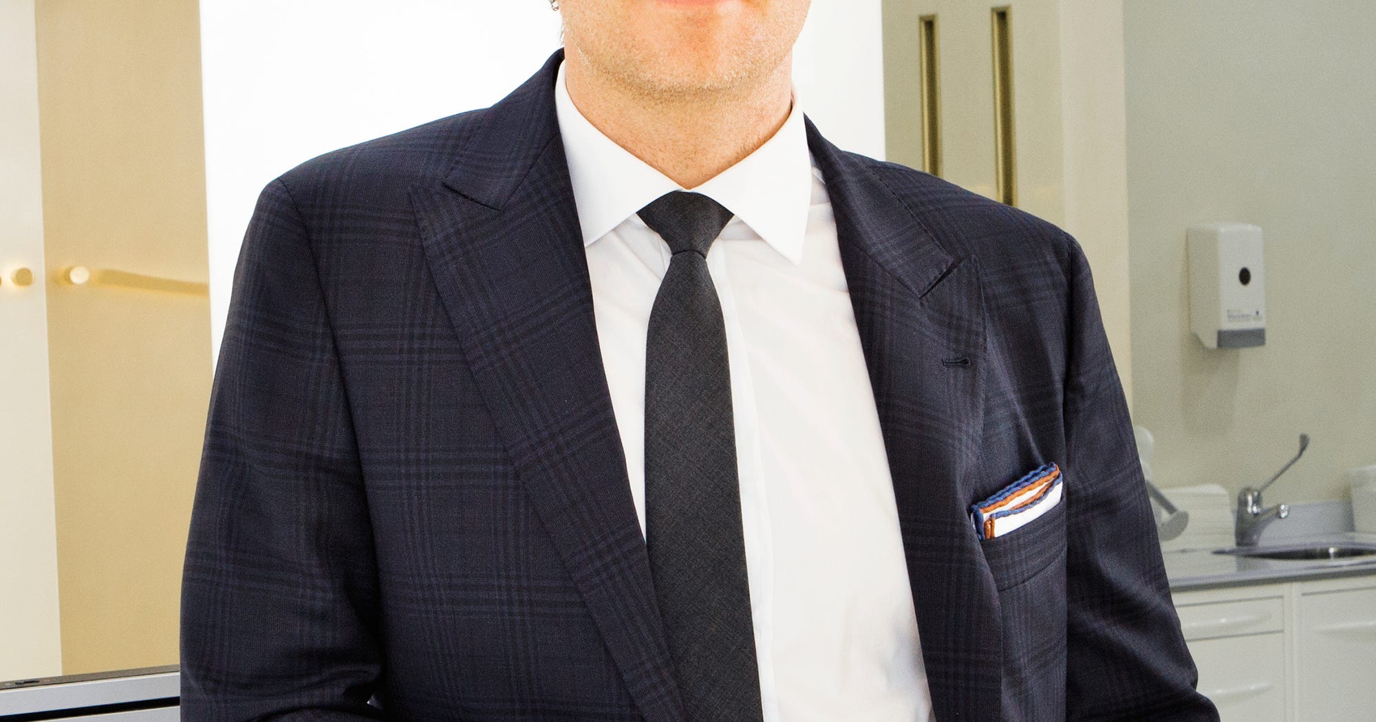 Celebrity Dentist Spills His Secrets Dr. Apa Veneers