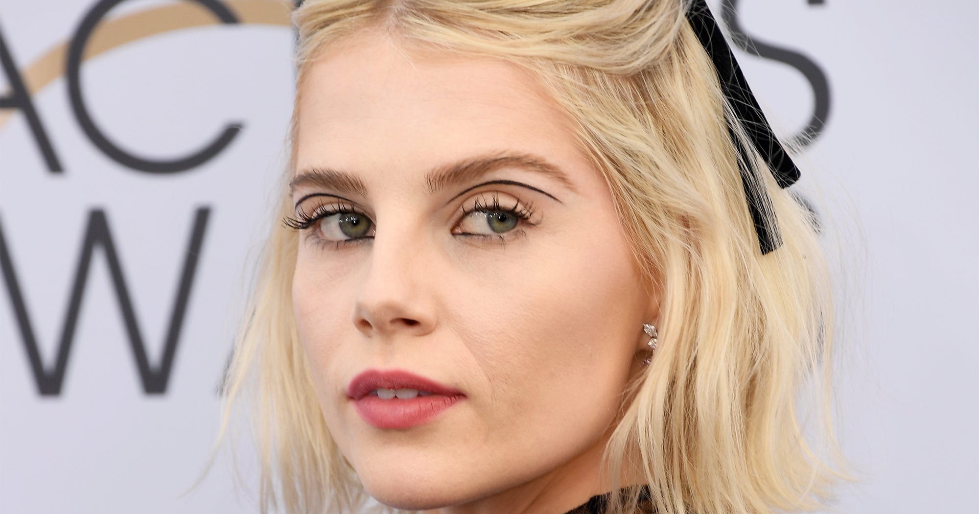 Lucy Boynton 2019 SAG Awards Eyeliner Makeup