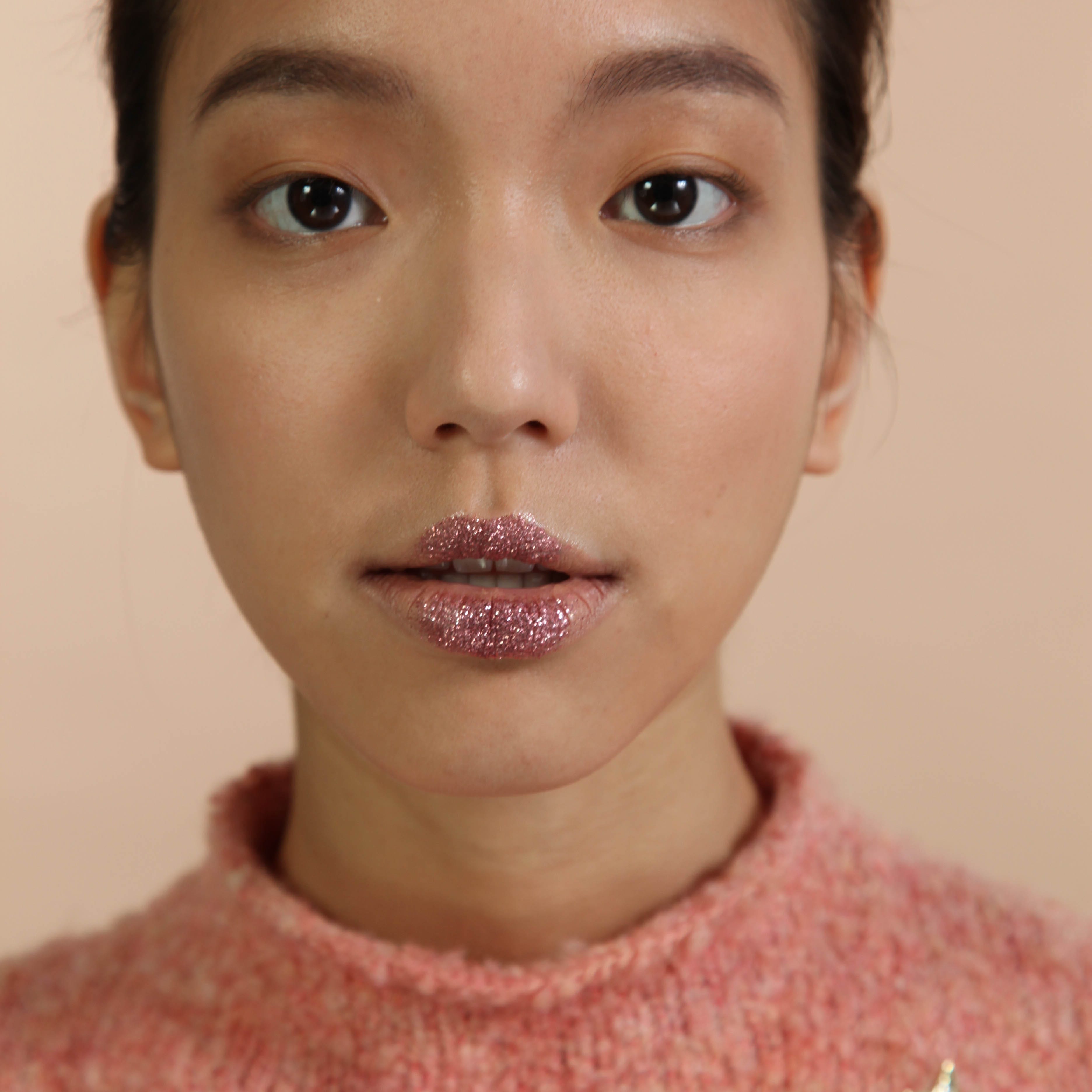 Glitter Lips Wall Hanging Tutorial