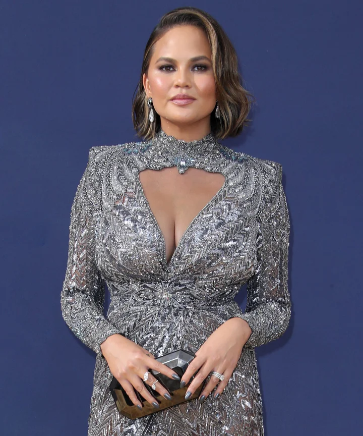 chrissy teigen silver dress Chrissy Teigen's 2018 Grammys Red Carpet Look Is Legendary & I Can't Look Away