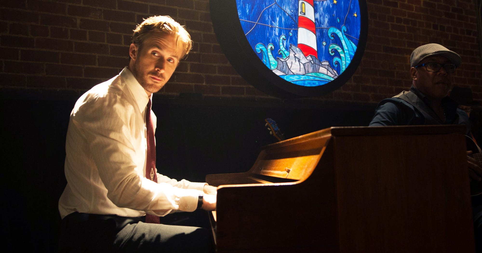 ryan-gosling-piano-teacher-la-la-land-scene-exclusive