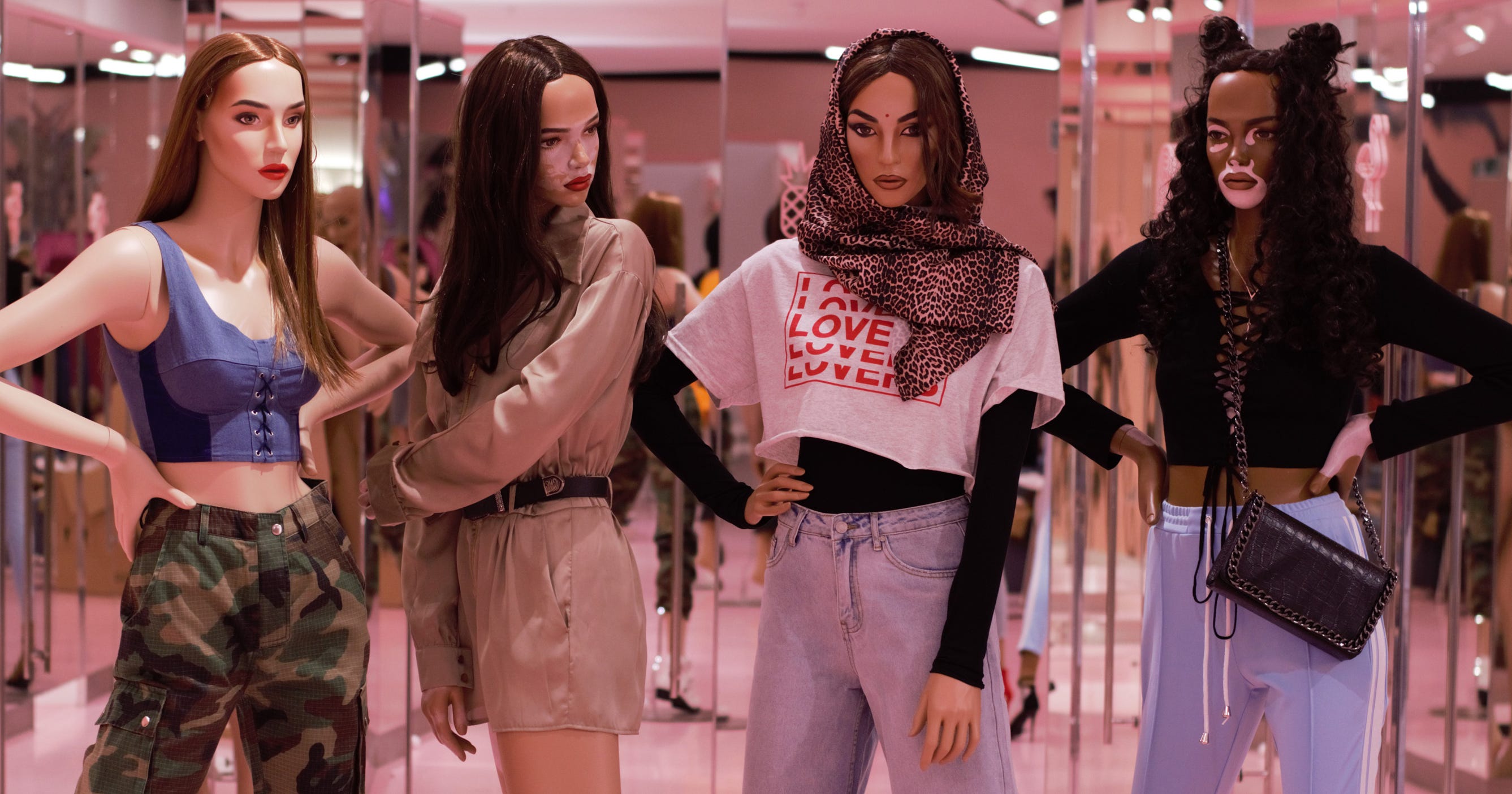 Missguided Mannequins Stretch Marks Vitiligo DiversityMissguided's Mannequins Now Feature Stretch Marks - _
