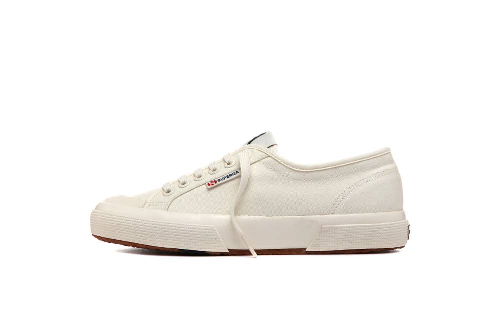 white superga size 4