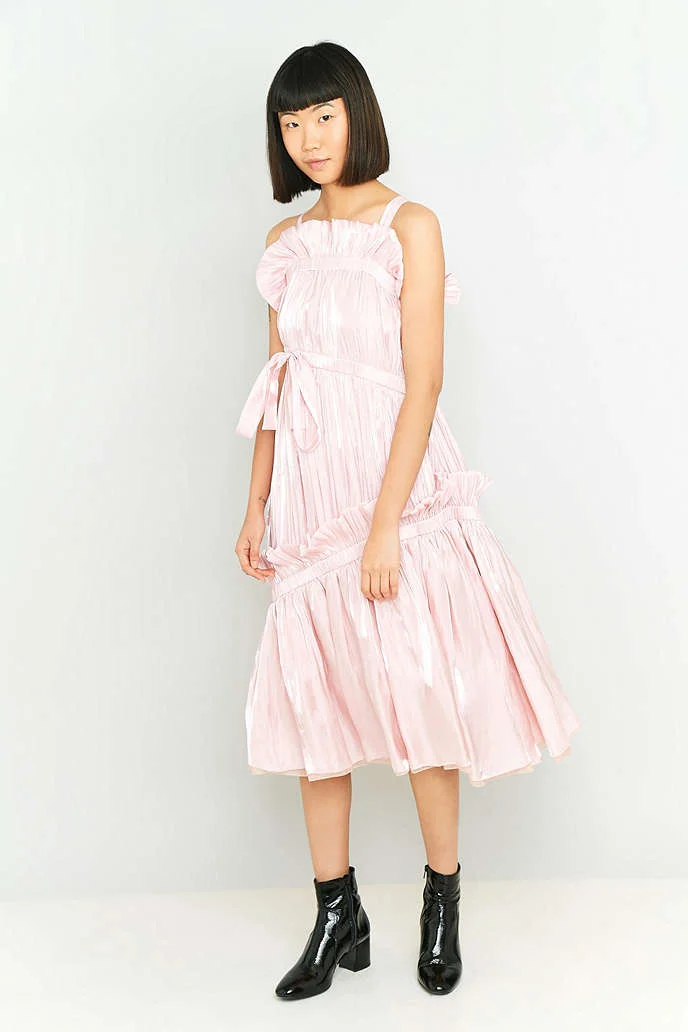 Pretty Dresses Spring Trend 2017
