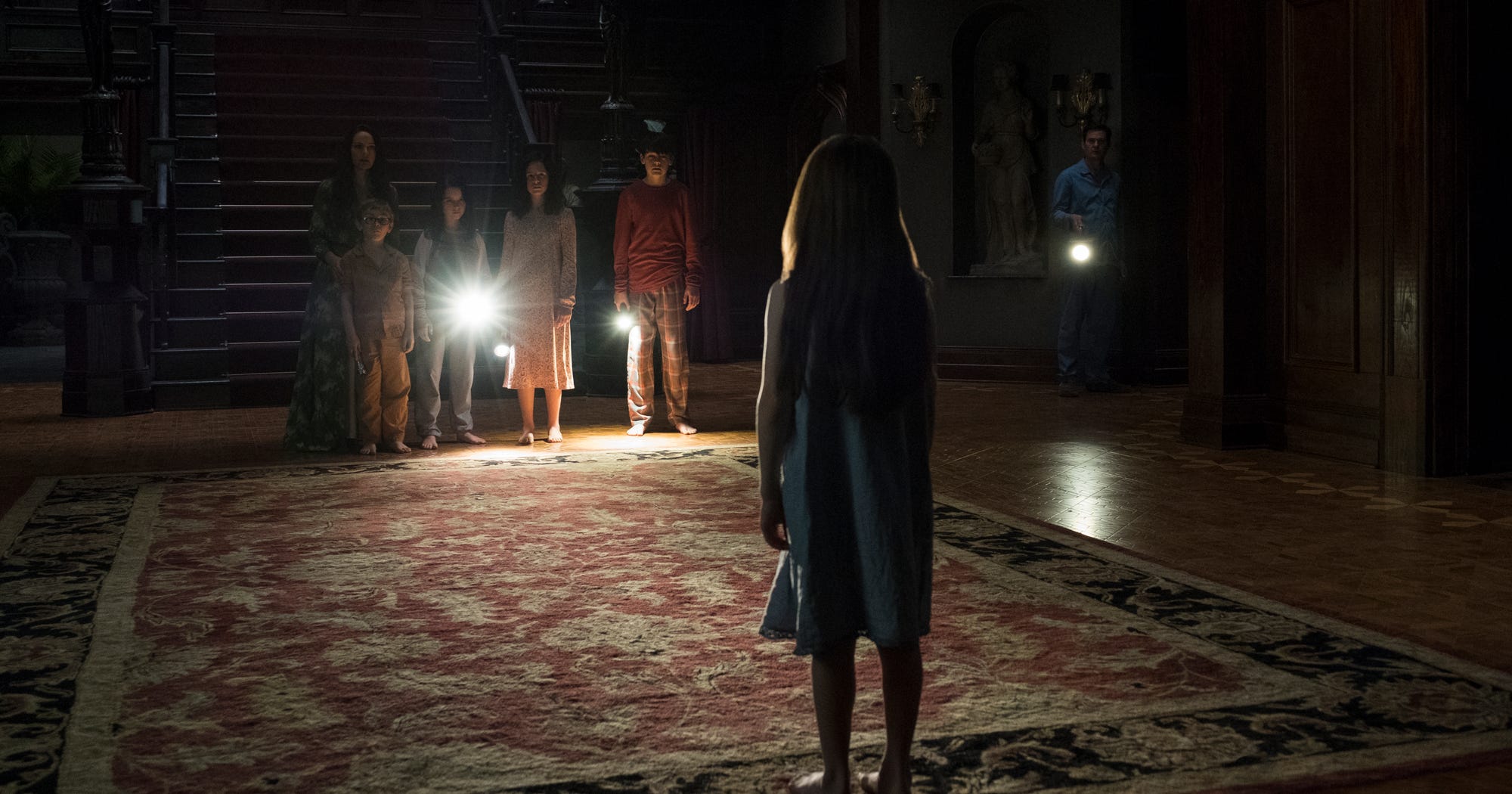 Creepy Easter Eggs In Haunting Of Hill House Design