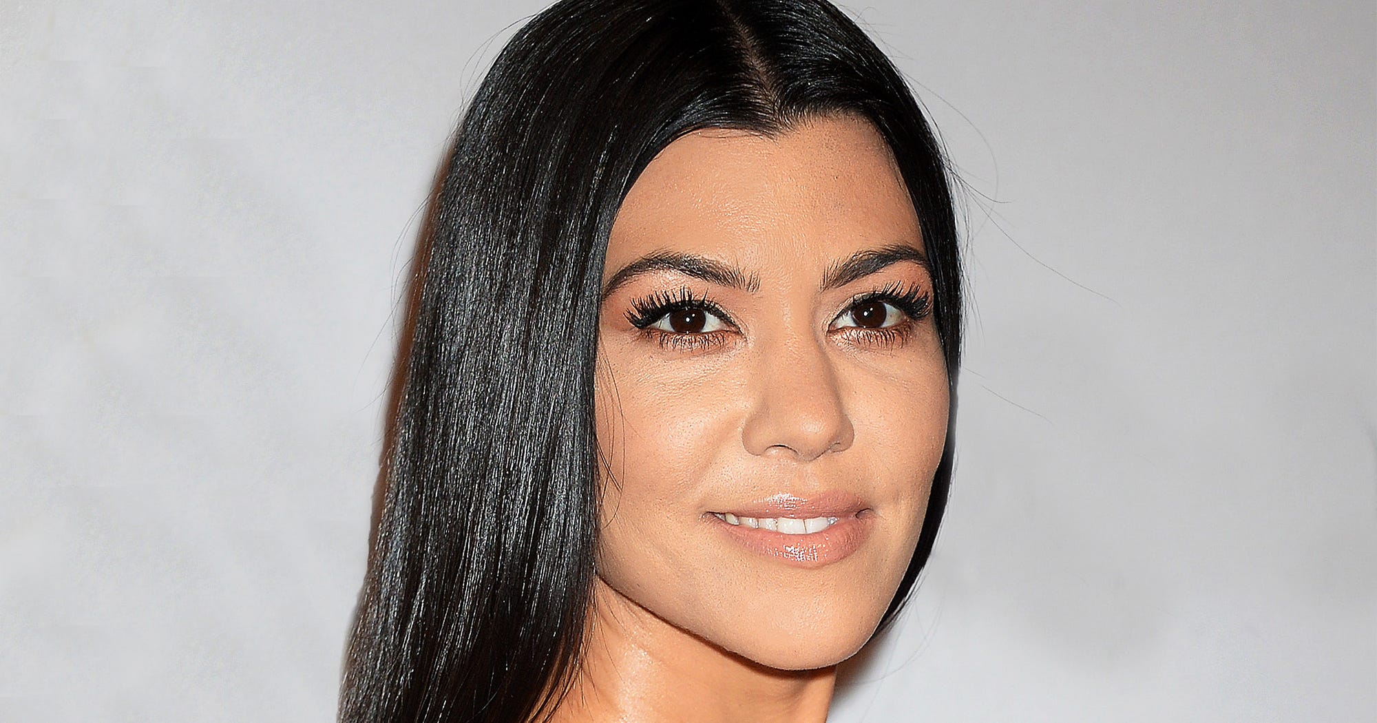 Kourtney Kardashian Fan Kit Kat Contour Twitter Video