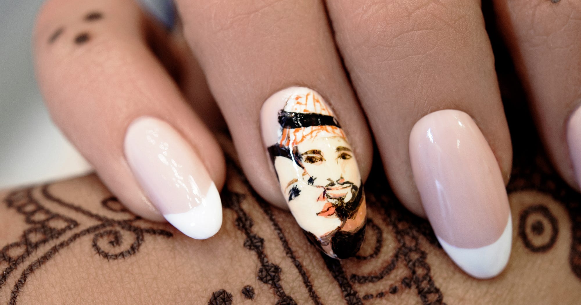 Nail Art Salon Dubai Muslim Women Modesty