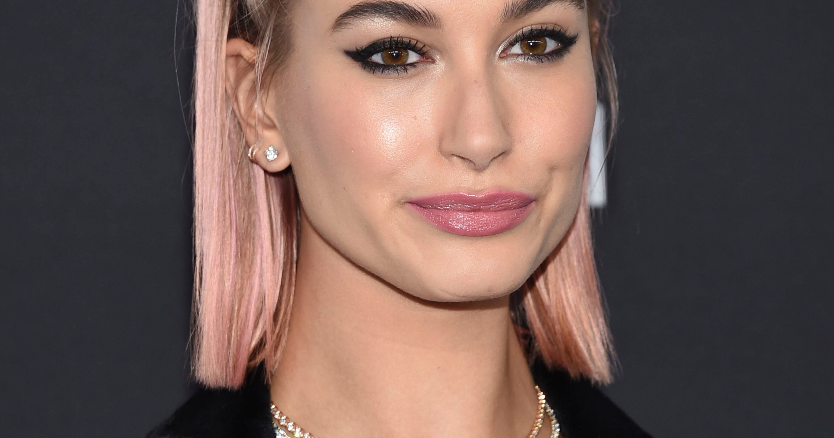 We Know Who Hailey Baldwin Bridemaids Will Be