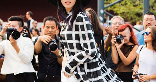 green emerald velvet dress Paparazzi Fashion Fix Glimpses of Malibu Jewelry Set Nov 2021 main image 1