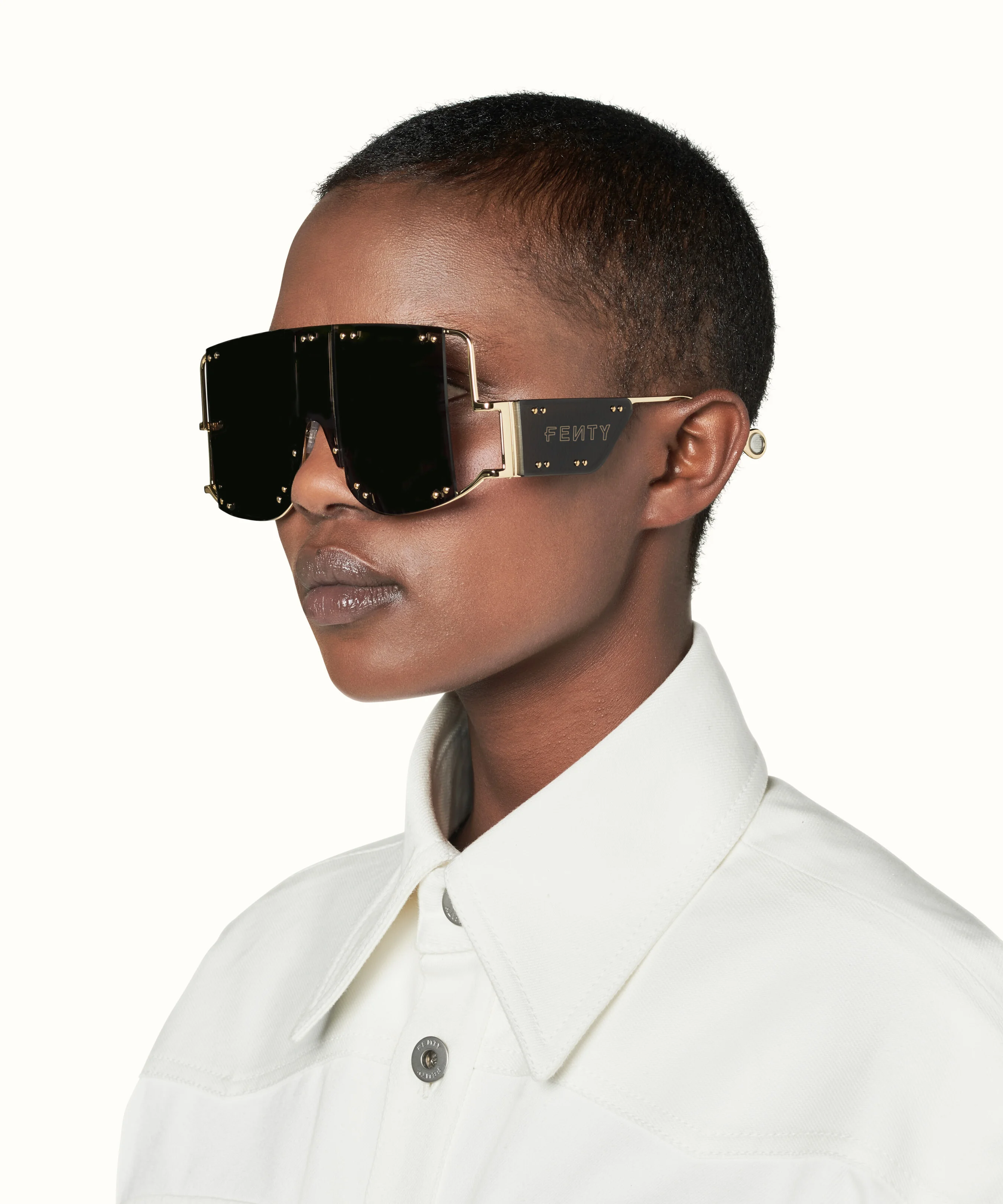 Fenty Tinted Oversize Sunglasses FENTY Drops “RELEASE 10-20” Fall Eyewear Collection - V Magazine main image 4