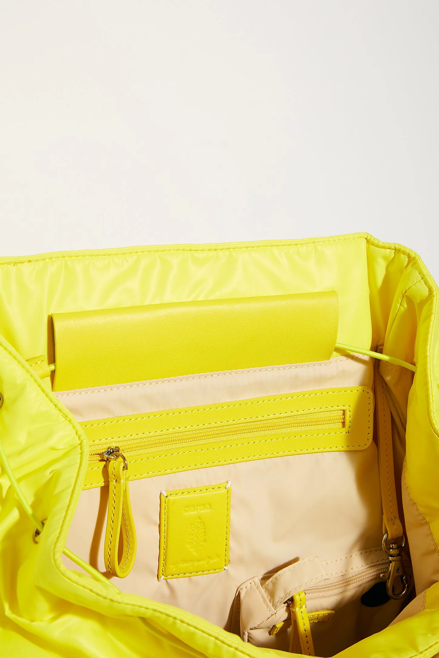 caraa + Cirrus Backpack display picture 2